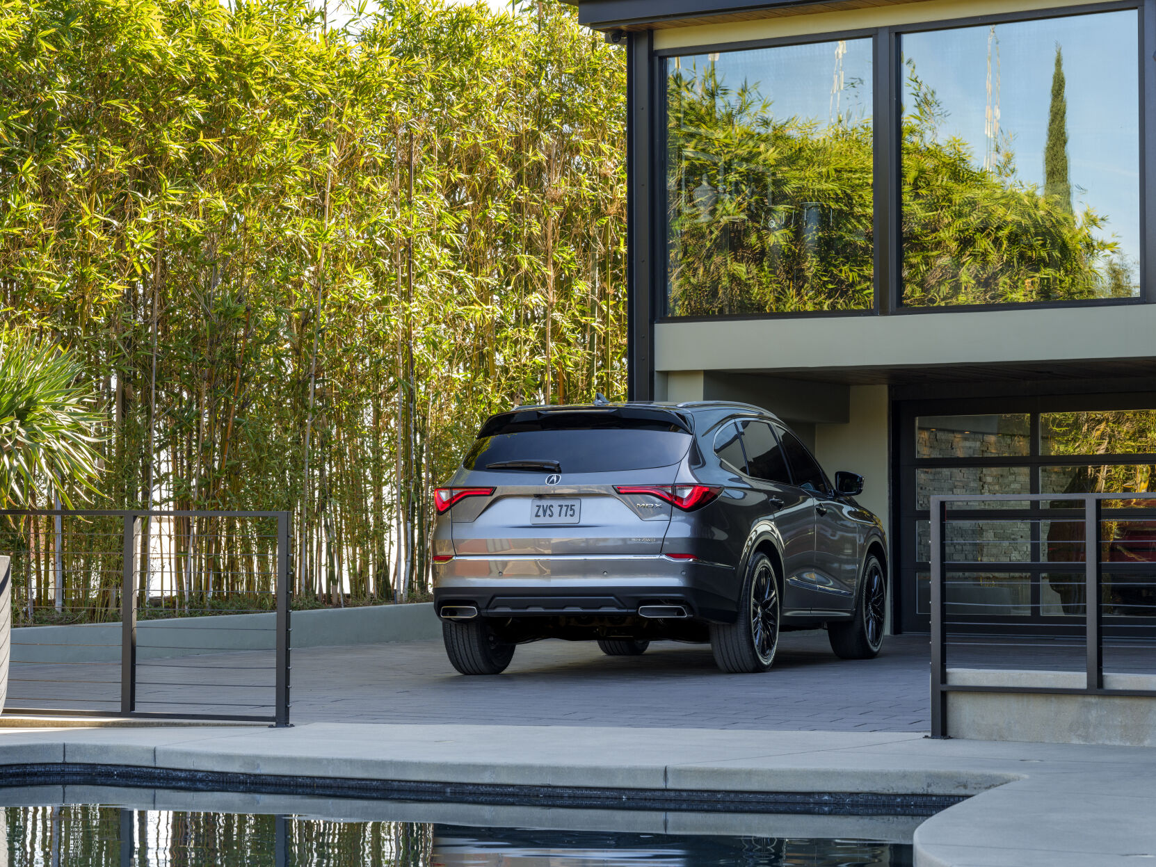 2022 MDX Advance
